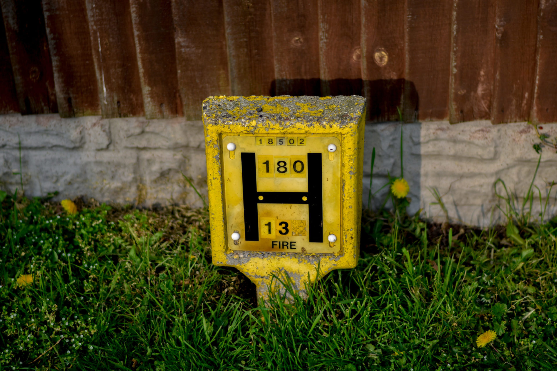 Yellow Hidrant Sign UK